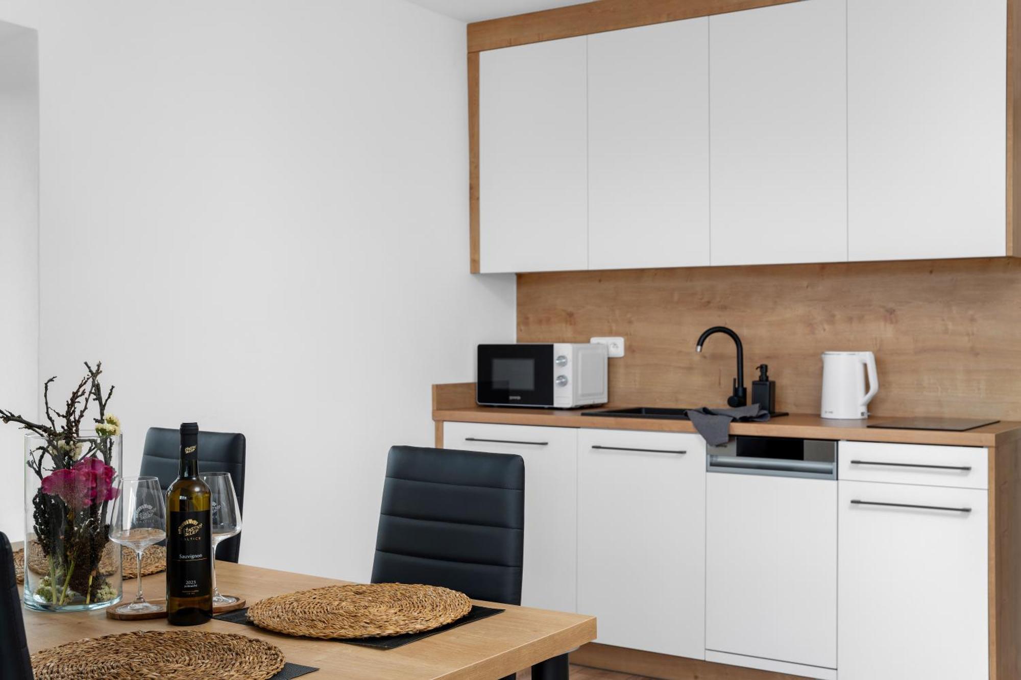 Apartmany Stastny Sklep วาลติตซา ภายนอก รูปภาพ